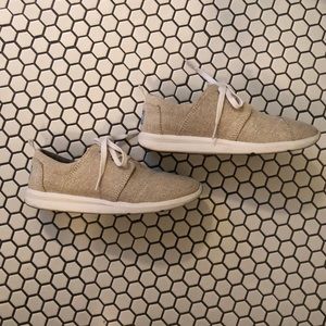 Tom’s Like New Metallic Sneakers